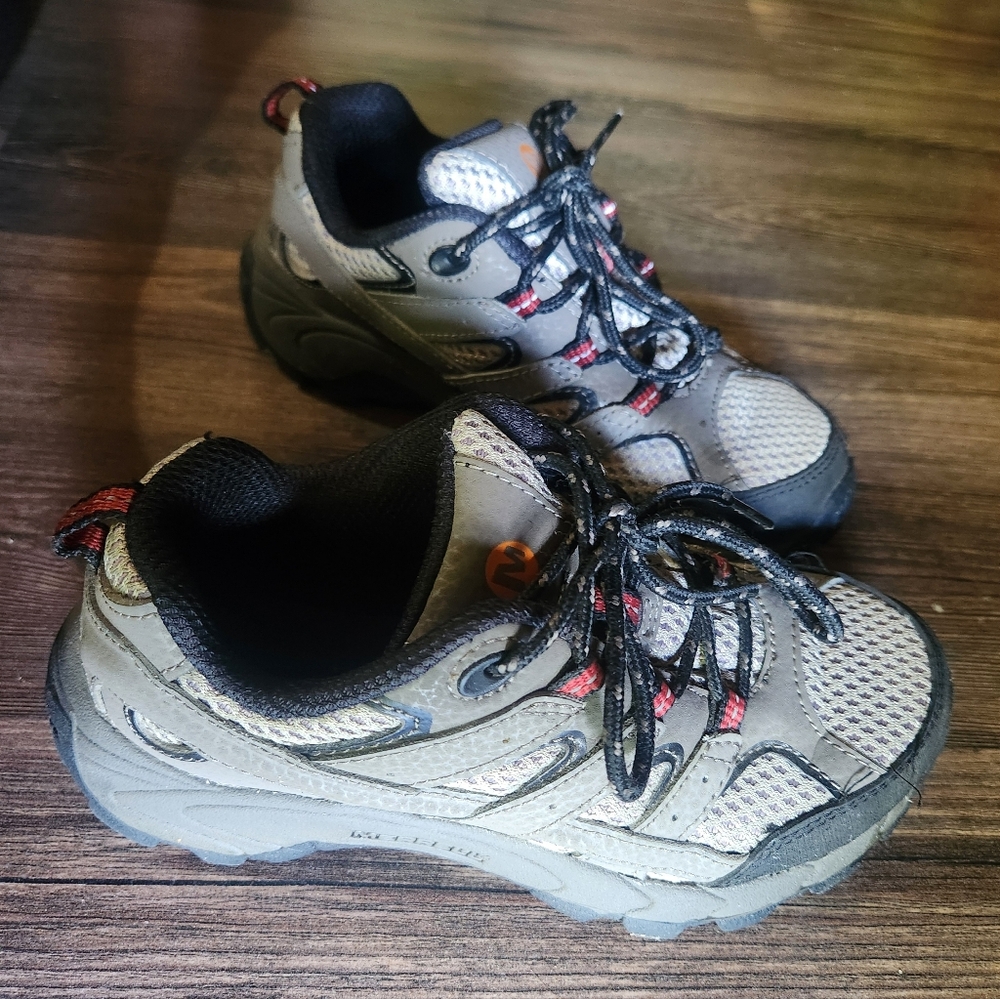 Merrell little boys size 12 hiking shoes
